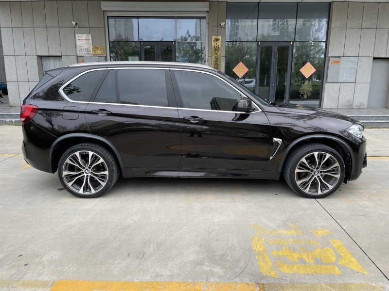 济南17年宝马X54