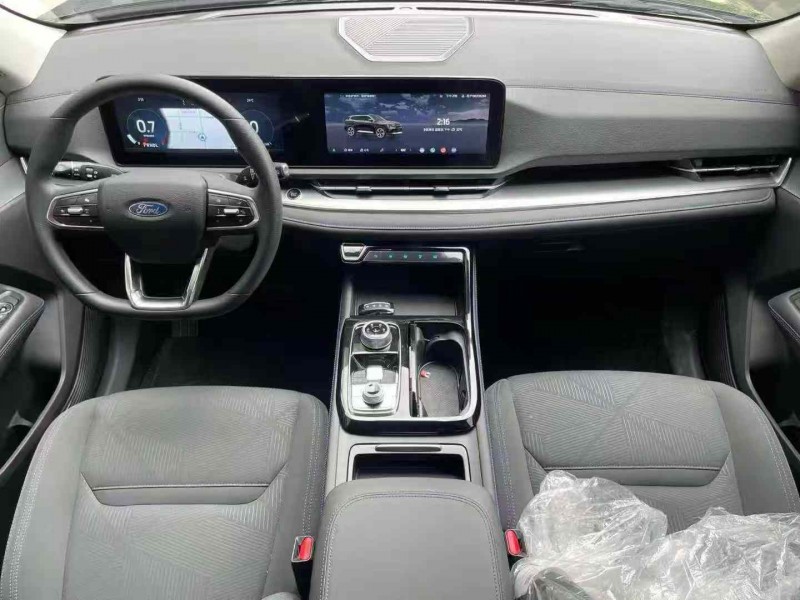 济宁25年福特领睿5