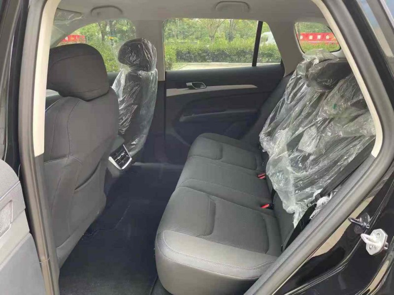 济宁25年福特领睿6