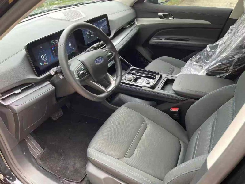 济宁25年福特领睿9