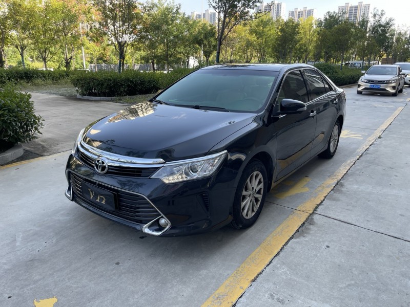 济宁17年丰田凯美瑞2