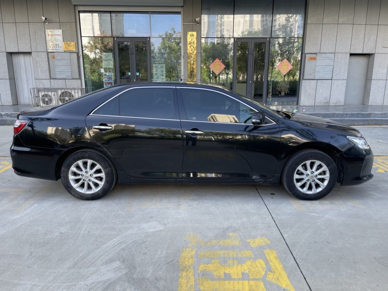 济宁17年丰田凯美瑞6