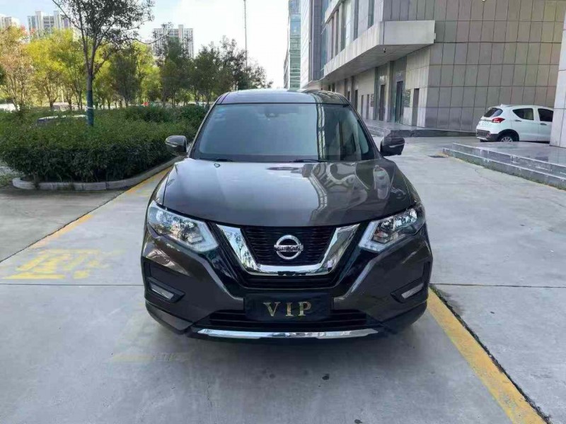 济宁20年日产奇骏1