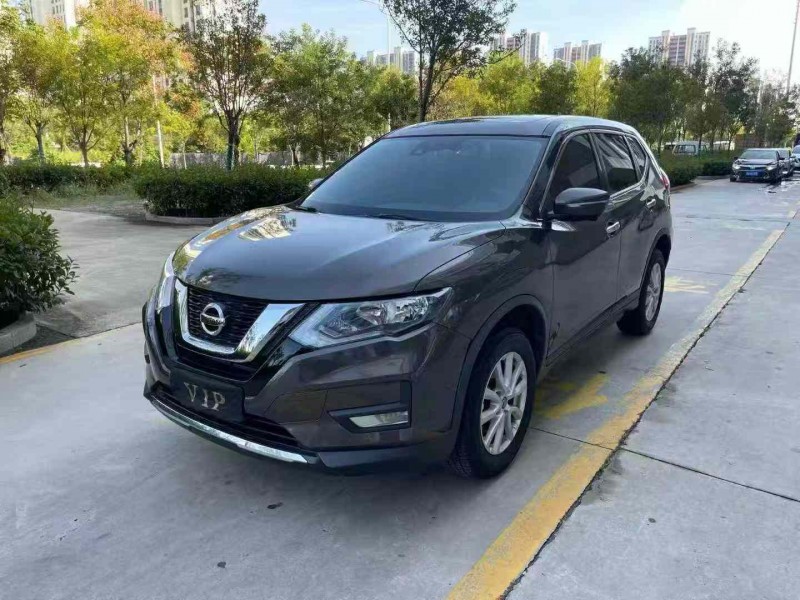 济宁20年日产奇骏3