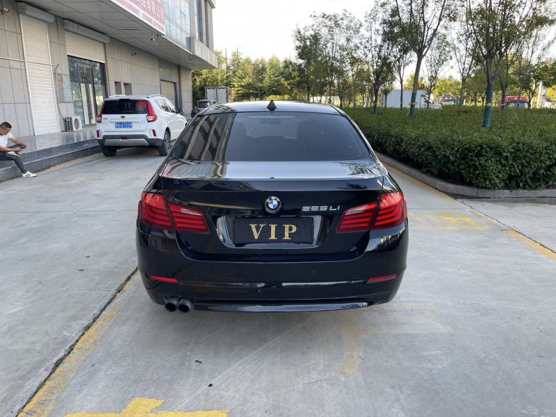 济宁13年宝马5系9