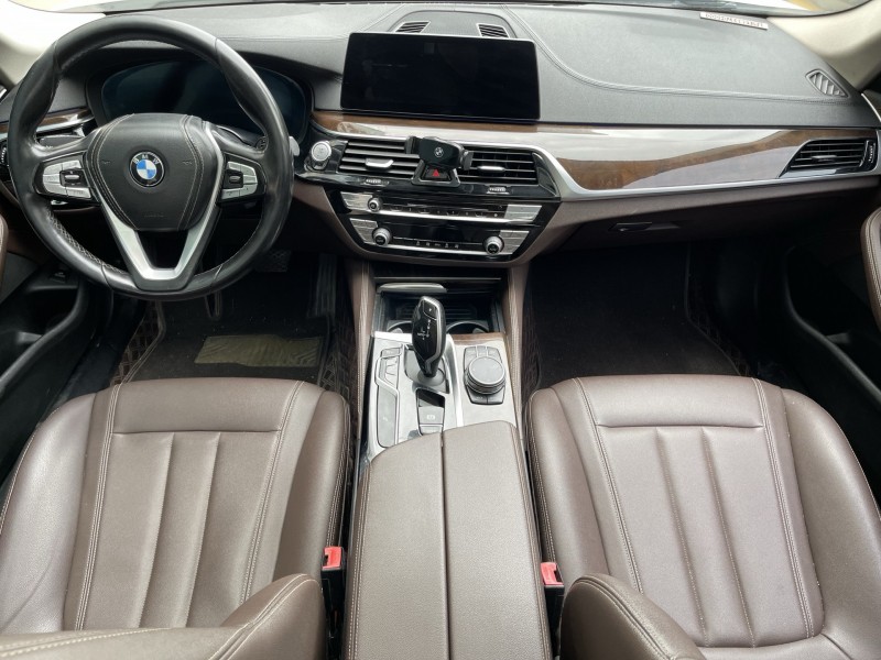 济宁19年宝马5系6