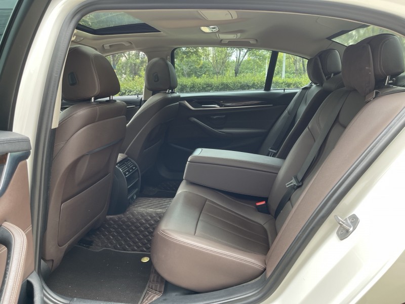 济宁19年宝马5系7