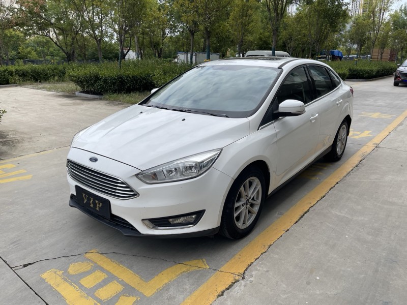 济宁17年福特福克斯3