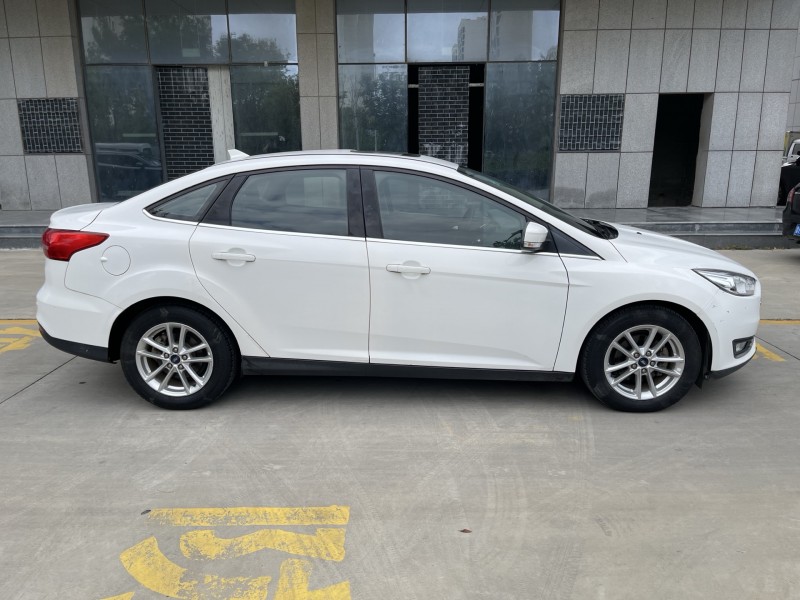 济宁17年福特福克斯7