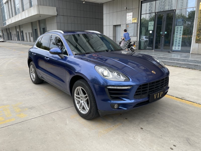 济宁17年保时捷Macan5
