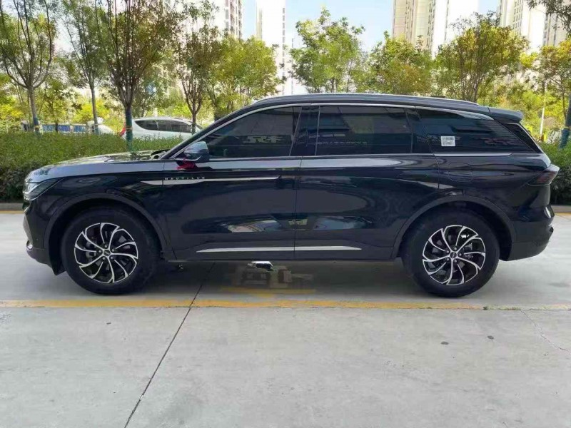 济宁24年林肯航海家7