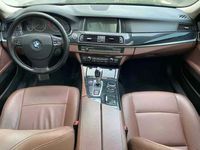 济宁17年宝马5系5