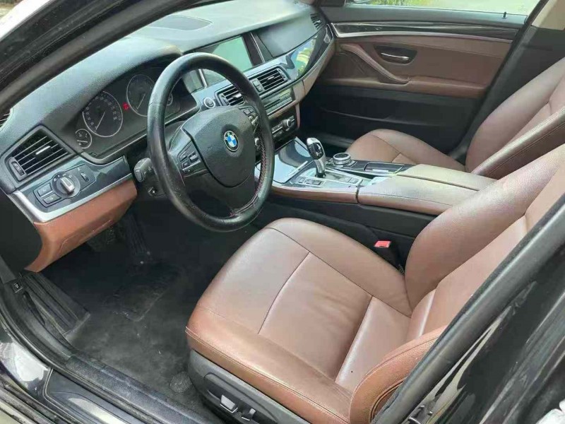 济宁17年宝马5系8