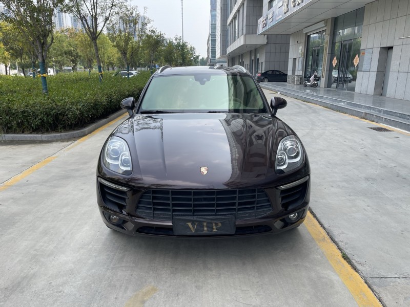 济宁17年保时捷Macan1