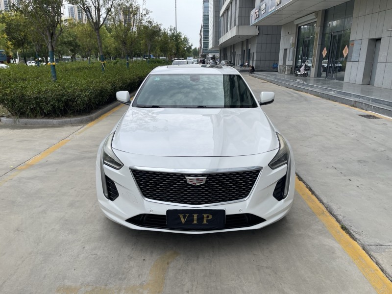 济宁19年凯迪拉克CT61
