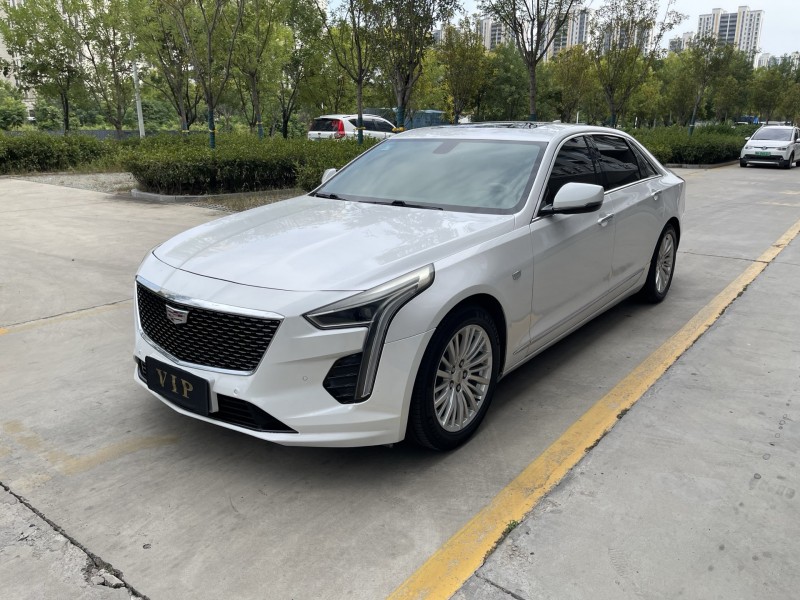 济宁19年凯迪拉克CT62