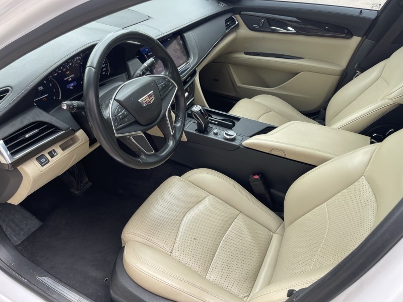 济宁19年凯迪拉克CT65