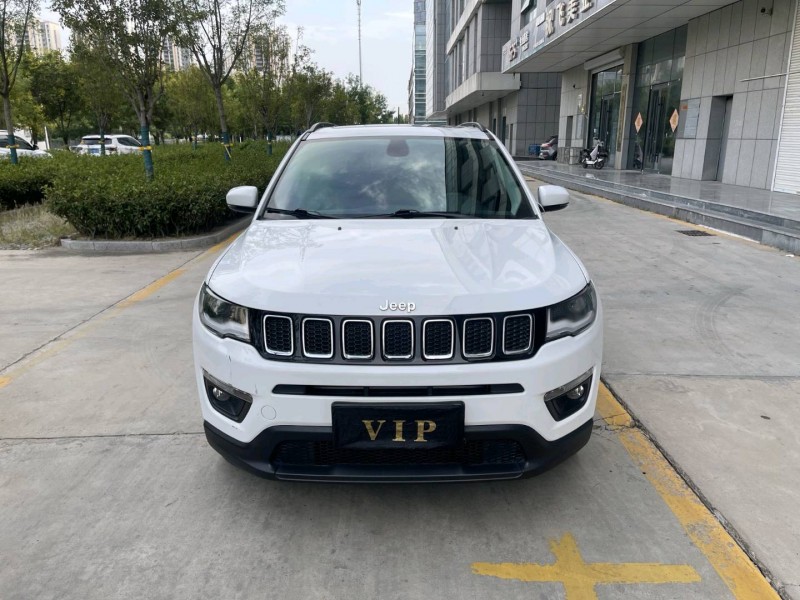 济宁18年Jeep指南者1