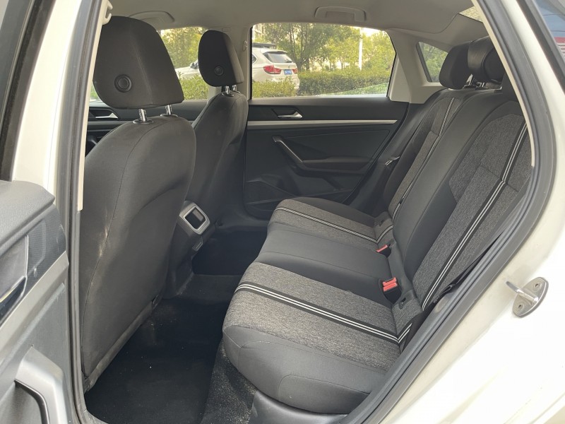 济宁21年大众朗逸6