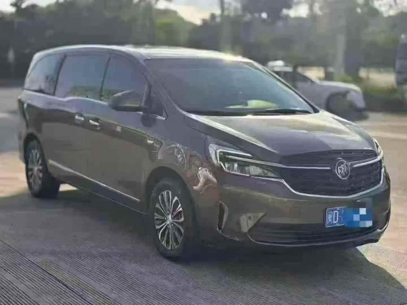 厦门21年别克GL82