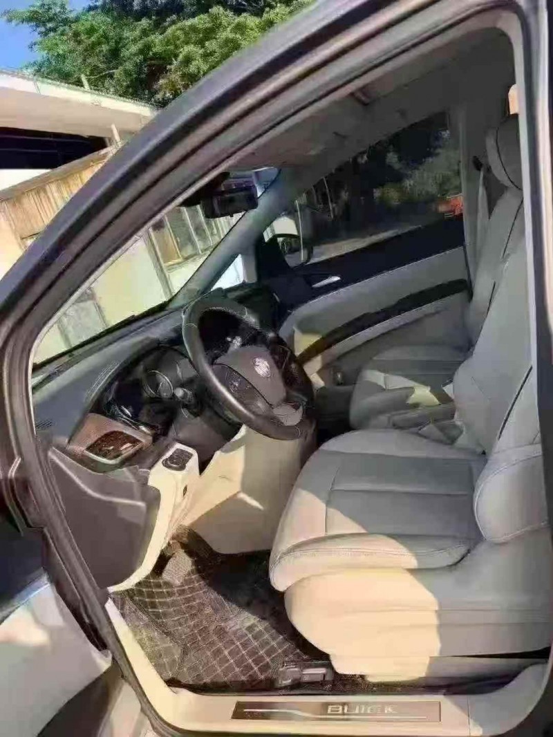 厦门21年别克GL86