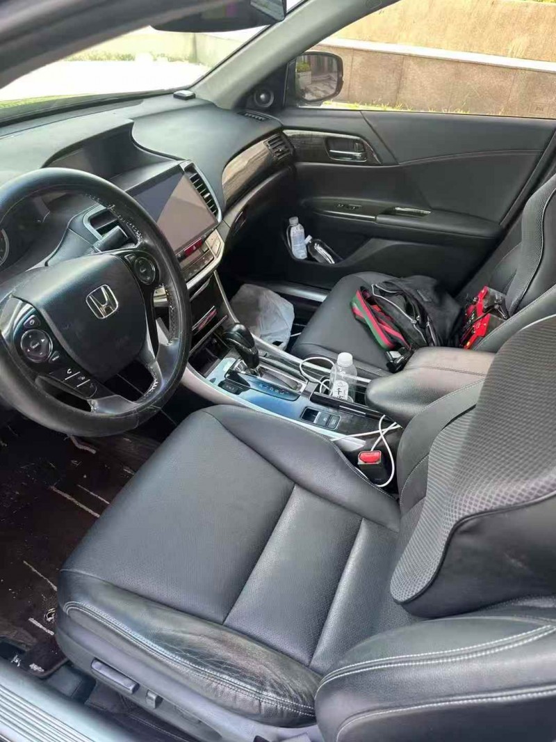 东莞15年本田雅阁5