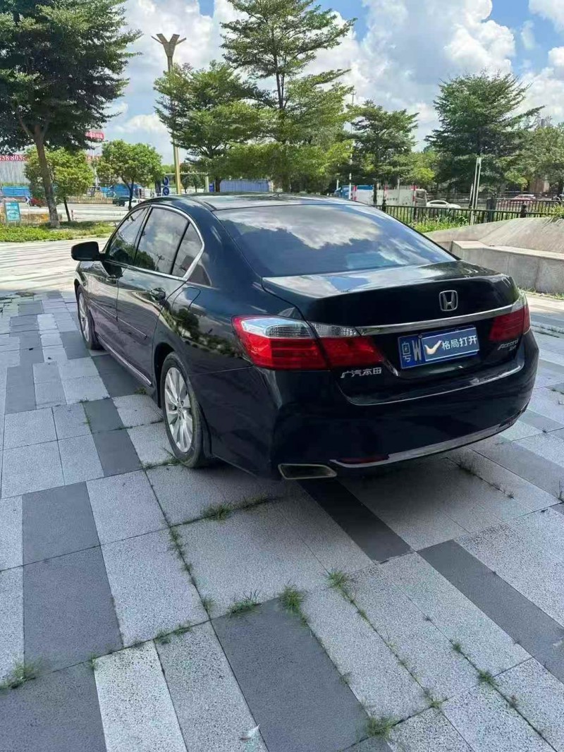 东莞15年本田雅阁7