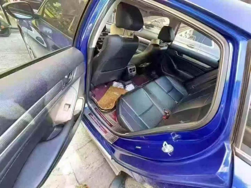 东莞18年本田雅阁3