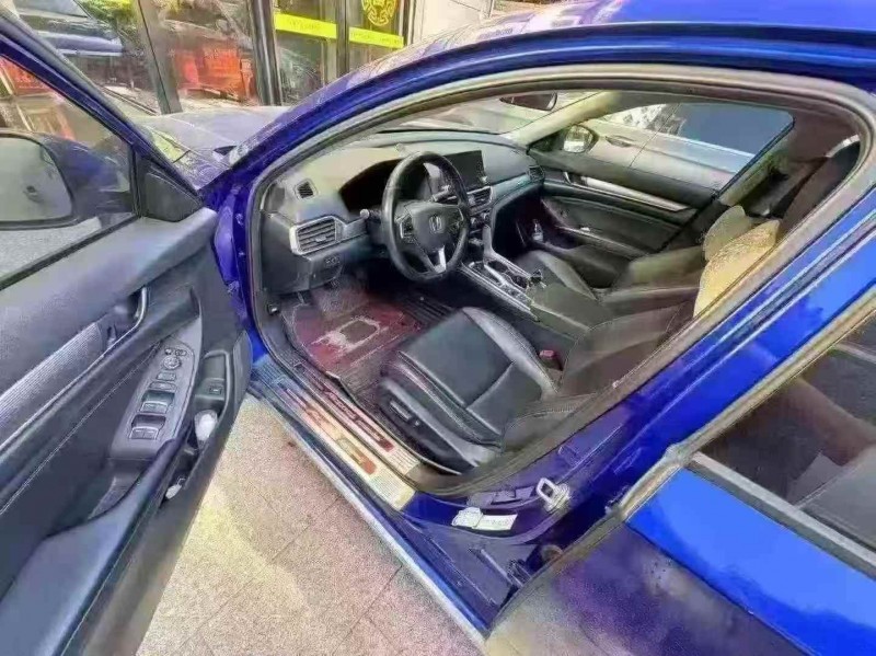 东莞18年本田雅阁4