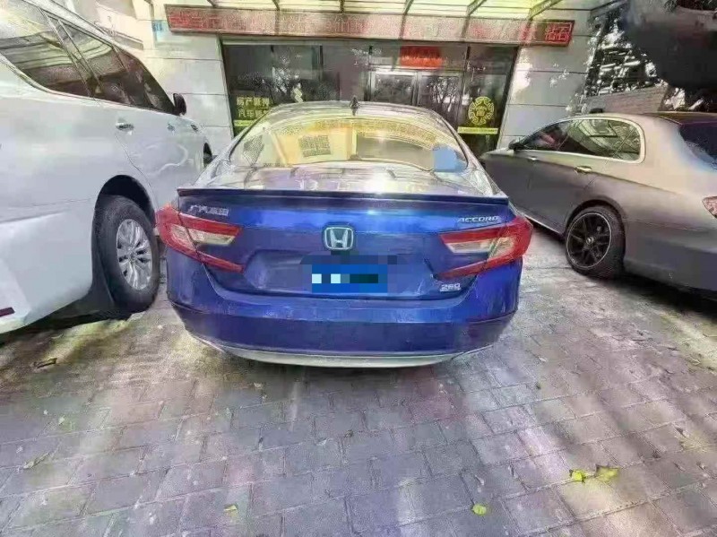 东莞18年本田雅阁6