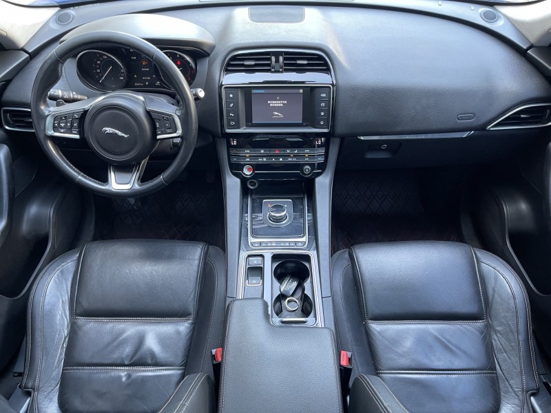 济宁17年捷豹F-PACE4