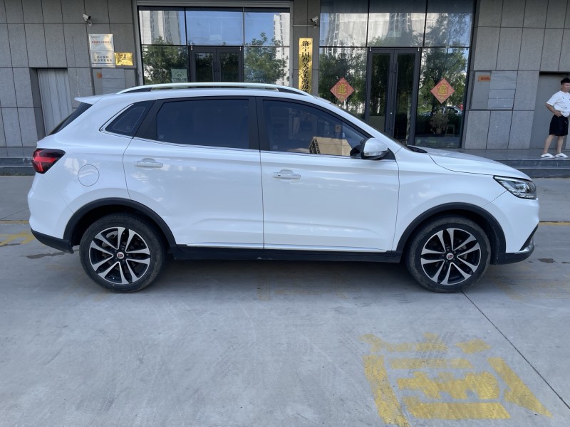 济宁19年荣威RX37