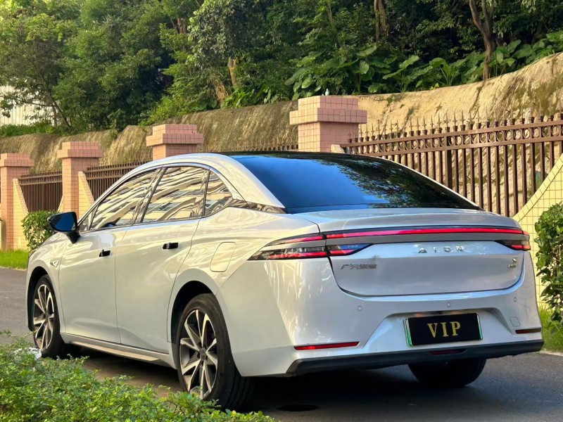 东莞22年传祺埃安S9