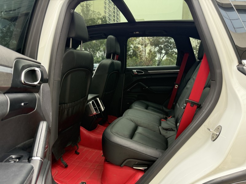 济宁15年保时捷卡宴6