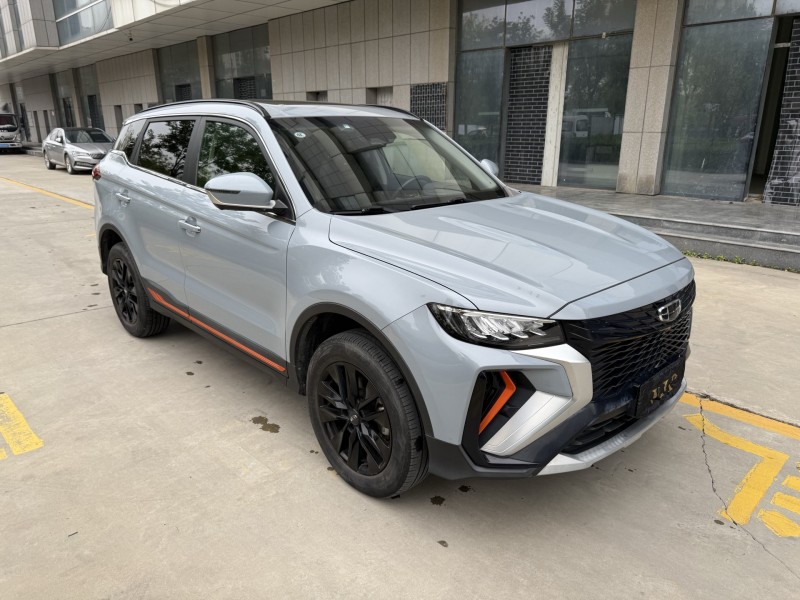 济宁22年吉利博越3