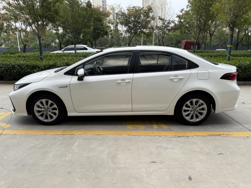 济宁22年丰田卡罗拉8