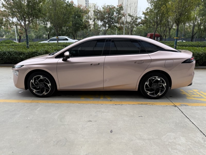 济宁24年传祺埃安S8