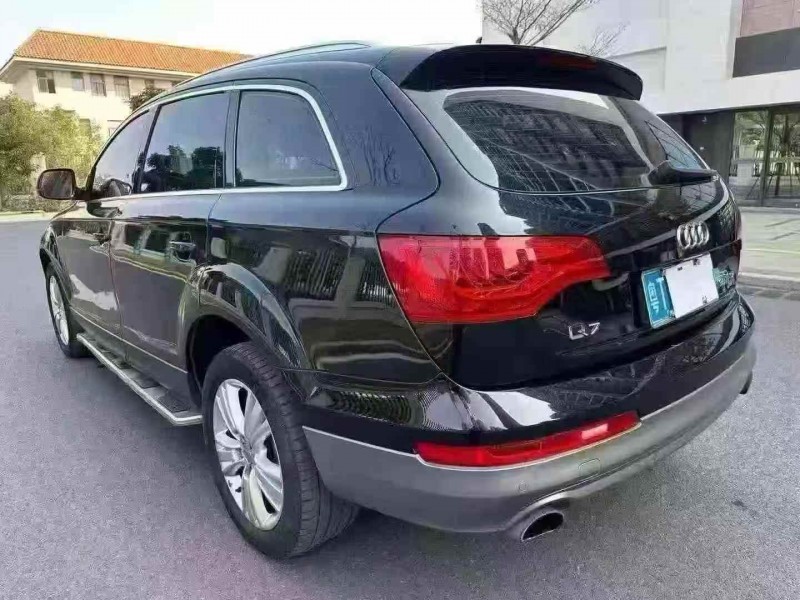 东莞13年奥迪Q77