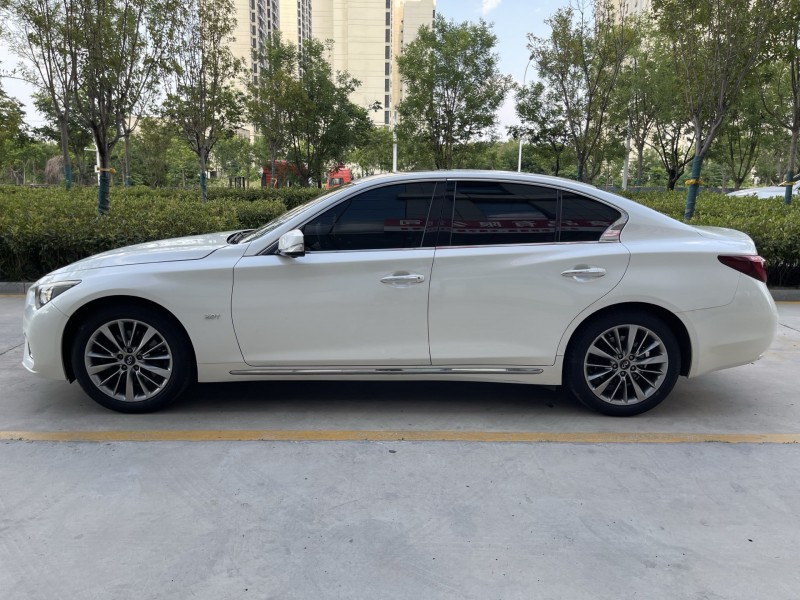 济宁19年英菲尼迪Q50L3