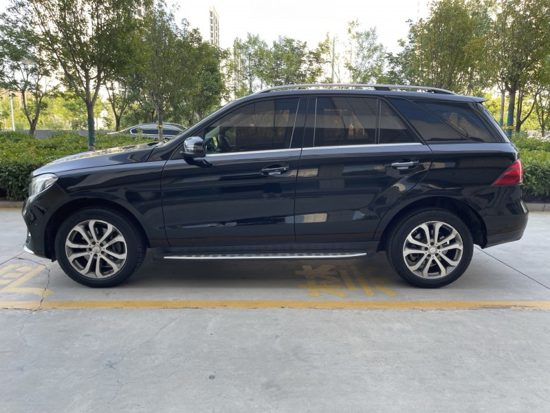 济宁16年奔驰GLE9