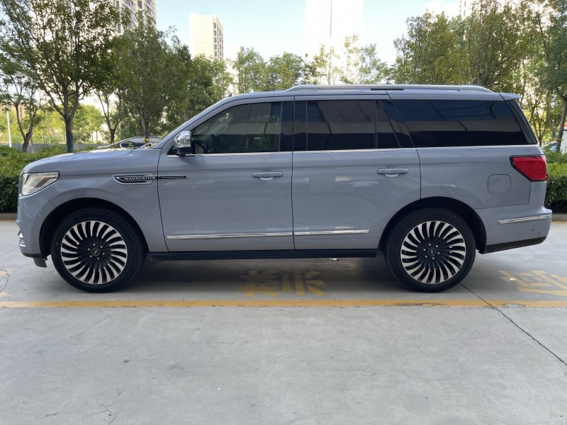 济宁22年林肯领航员5