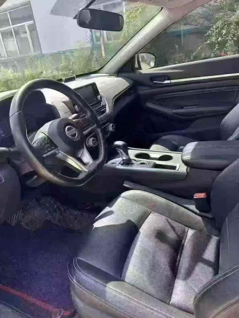 东莞21年日产天籁5