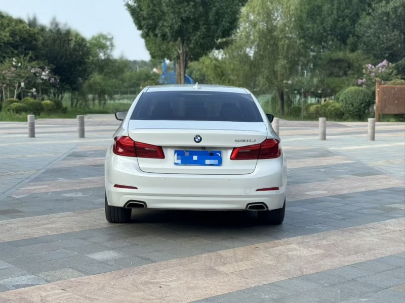 菏泽17年宝马5系9