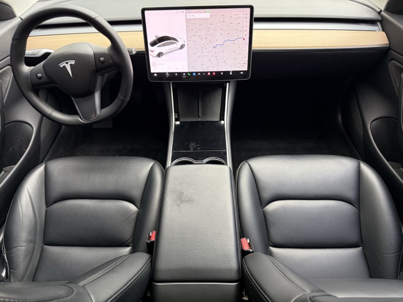 济宁19年特斯拉MODEL 34