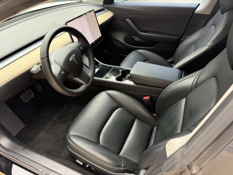 济宁19年特斯拉MODEL 35