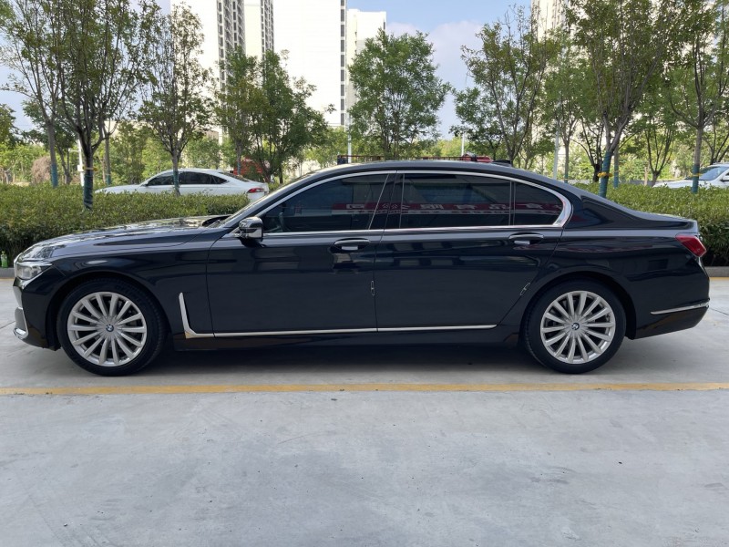 济宁21年宝马7系5