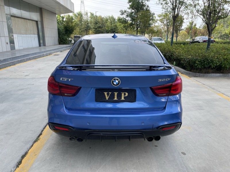 济宁19年宝马3系9