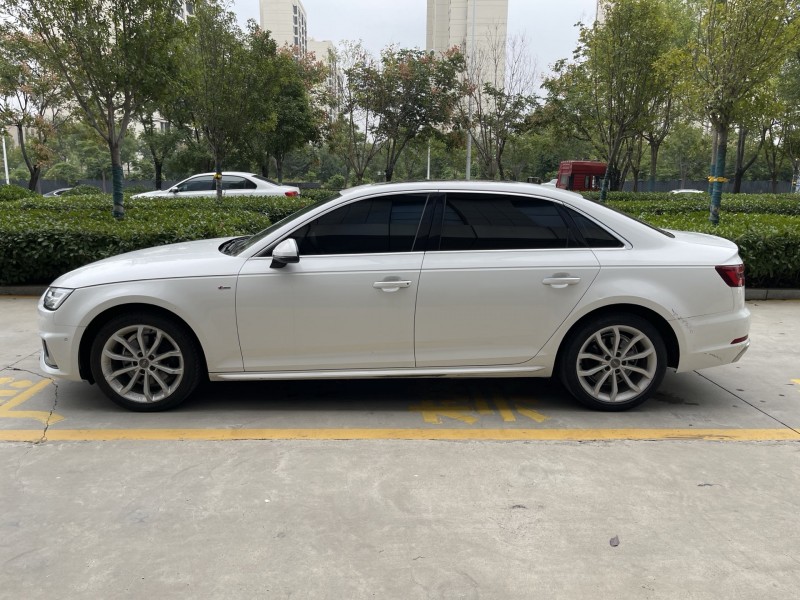 济宁19年奥迪A4L7