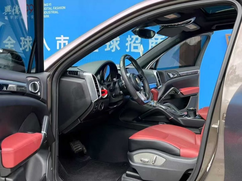 广州13年保时捷卡宴6