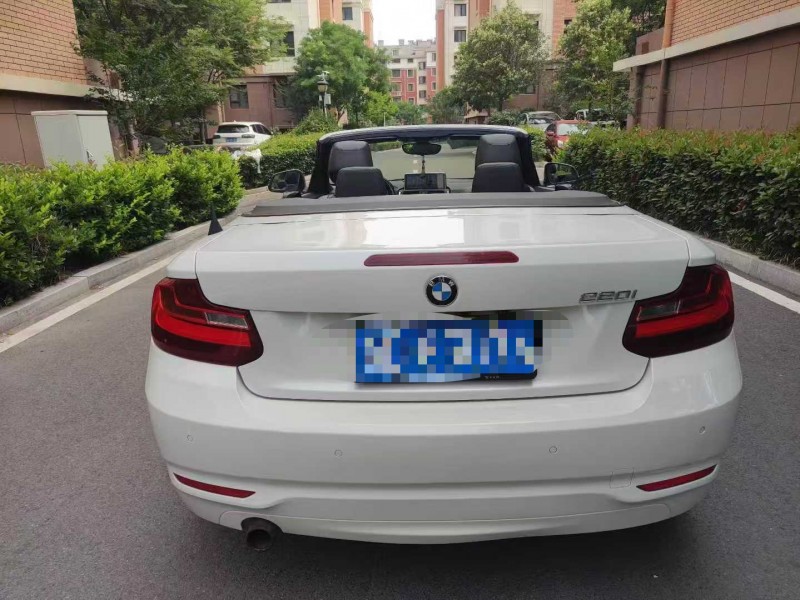 青岛16年宝马2系8